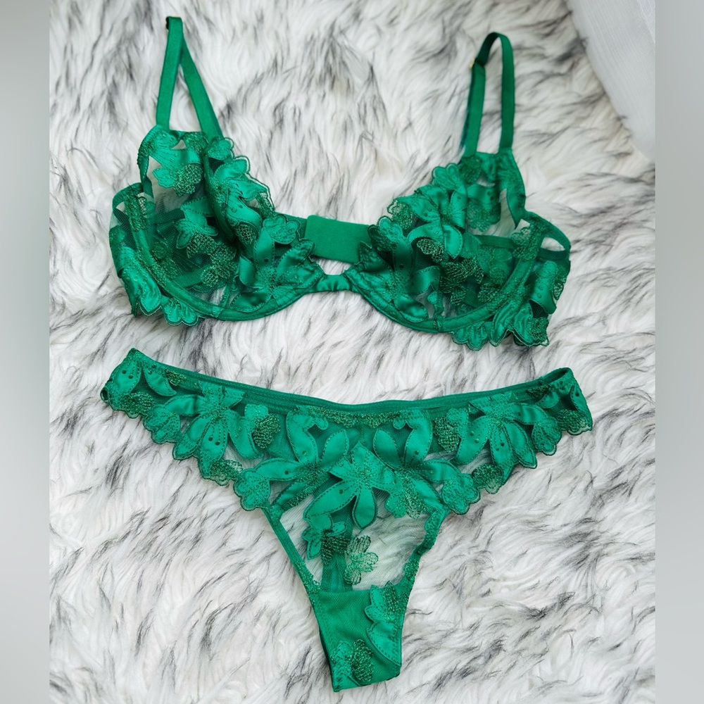 Victoria’s Secret Emerald Green Lingerie Set